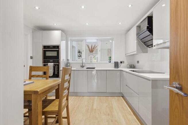 4 bed Detached for sale Image 7