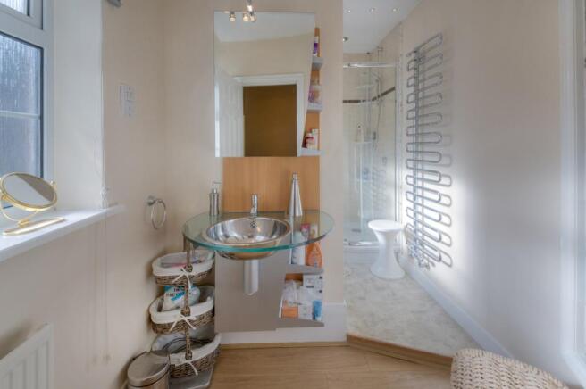 Ensuite