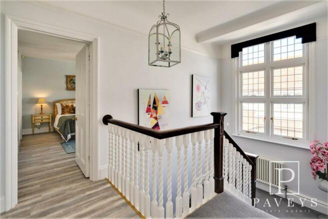 FIRST FLOOR LANDING