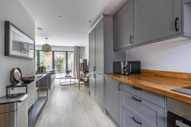 2 bed Semi-Detached for sale Image 8