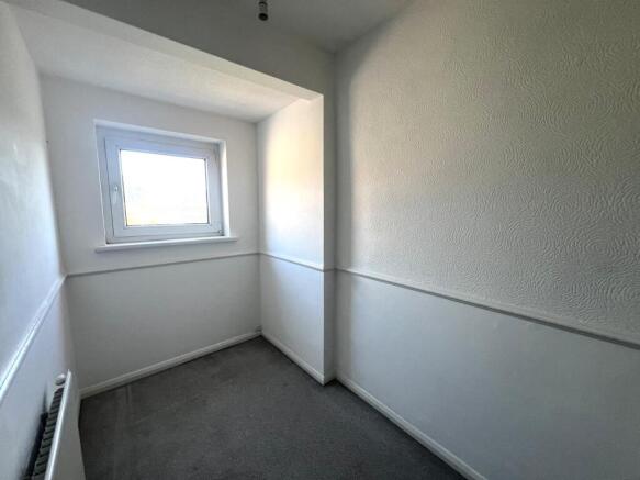 2 bed Terraced to rent Image 6