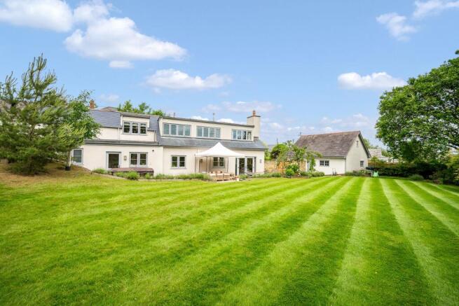 Garden to rear