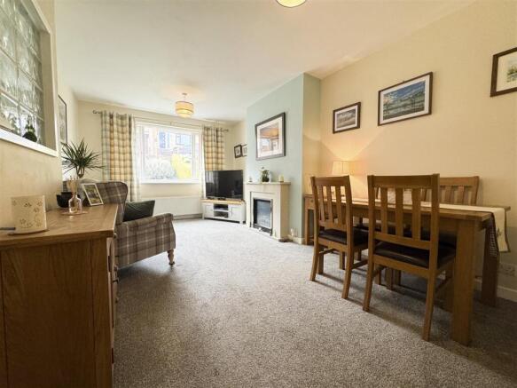 Smithy Moor Avenue, Stocksbridge, S36 photo 4