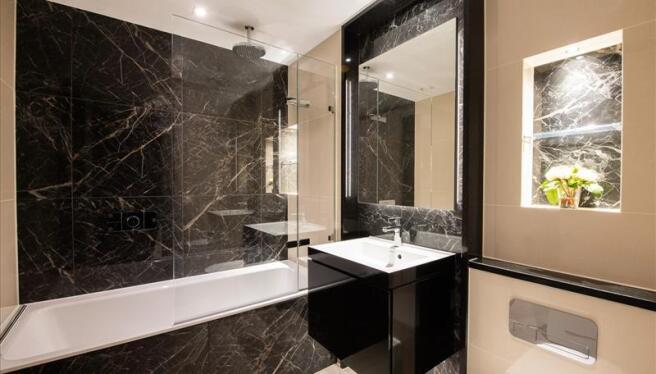Main Bath.jpg