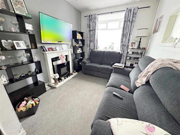 LOUNGE AREA