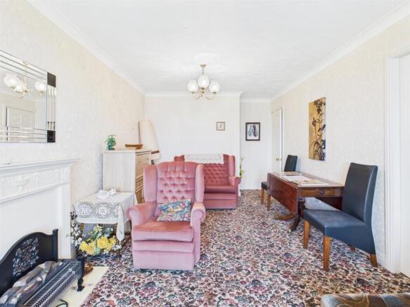 2 bed Flat for sale Image 5