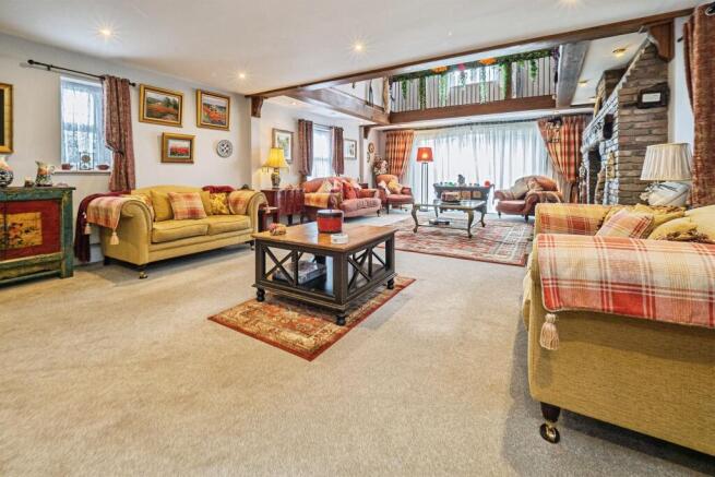 4 bed Detached for sale Image 7