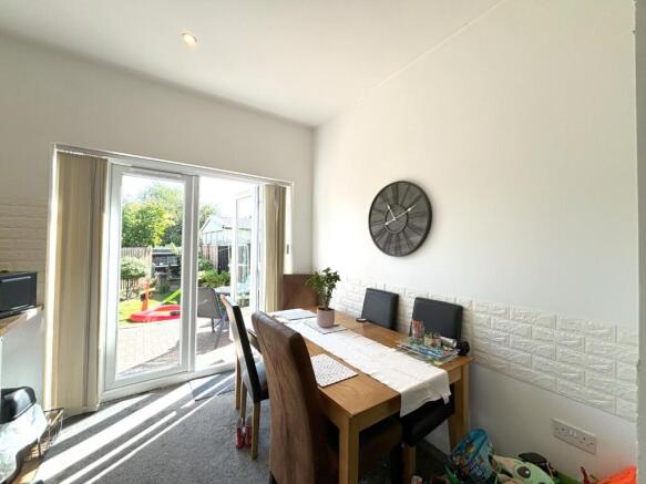 Dining Area.jpg
