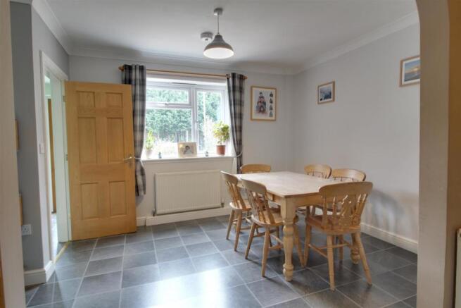 Dining Room.jpg