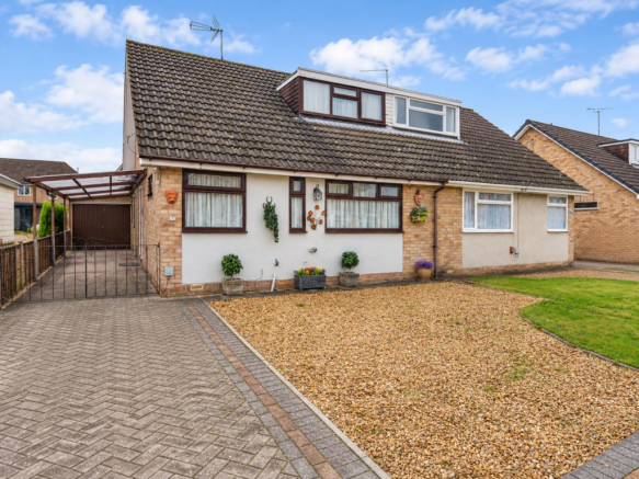 3-bed semi-detached on Martins Lane, Hardingstone, Northampton, £350,000