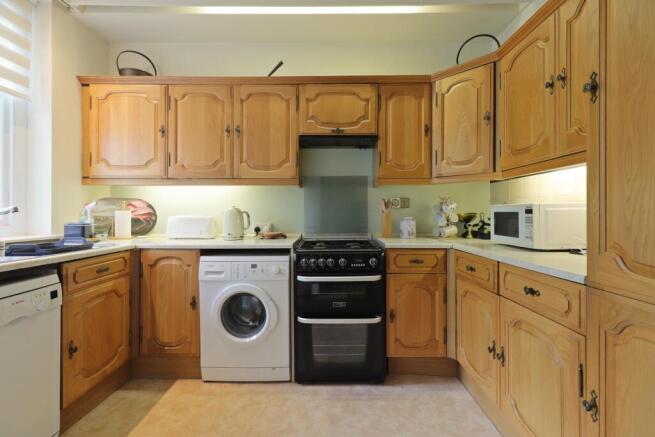 5 bed Detached for sale Image 8