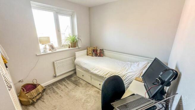 Colliers Way, Holmewood
