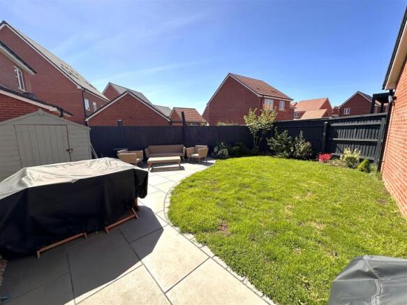 Lovely Landscaped Garden 282