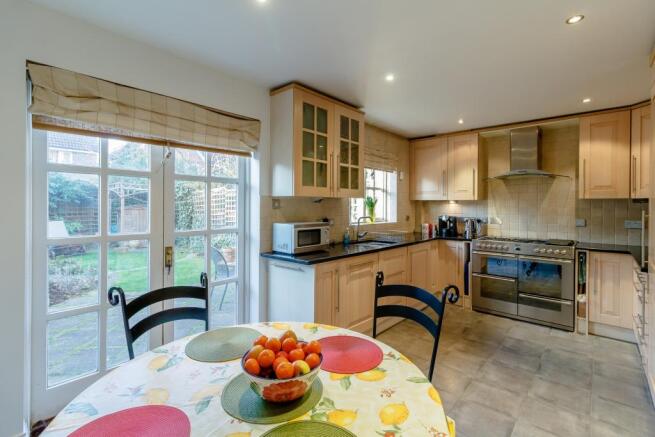 kitchen dining famil