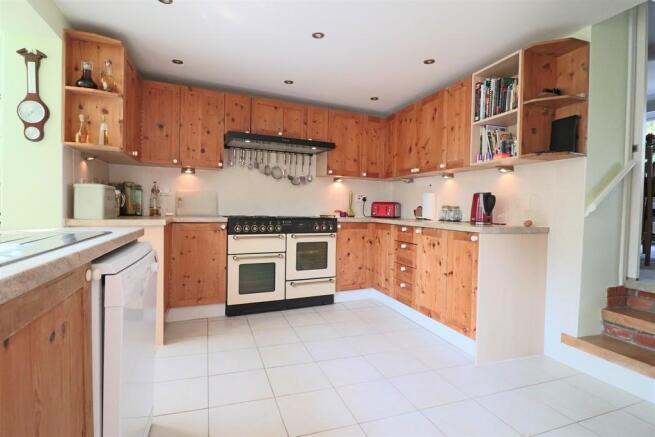 Kitchen/Breakfast...