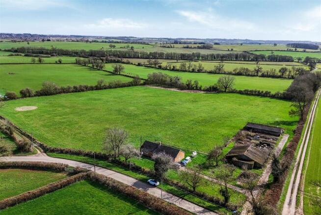 Holywell Farm, Bradden (6).jpg