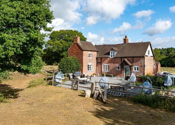 Leper House-external-09.jpg