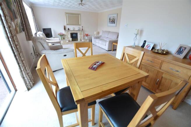 dining lounge.JPG