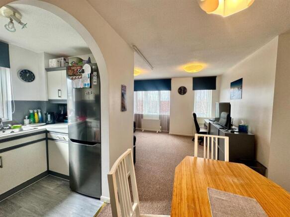 Kitchen - Lounge.jpg