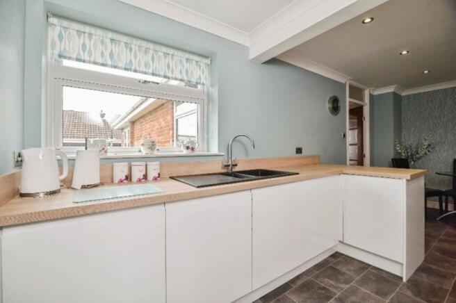 3 bed Detached Bungalow for sale Image 11