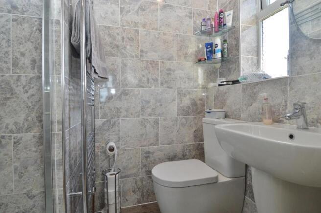 10 en suite.jpg