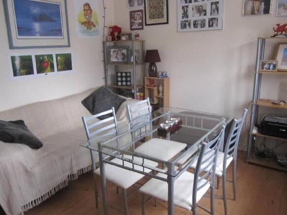 Lounge/Dining Area