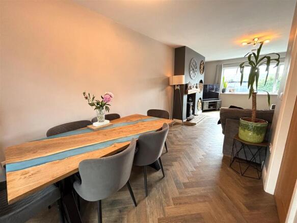 3 bed Semi-Detached for sale Image 9