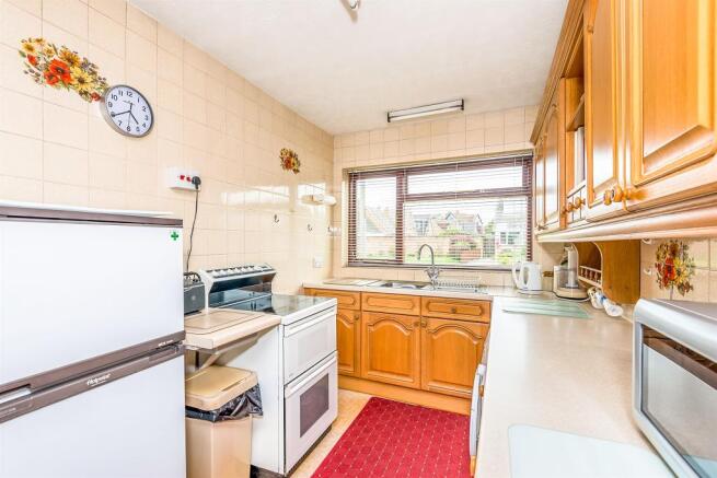 Kitchen: