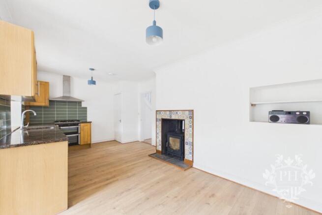 3 bed Semi-Detached for sale Image 7