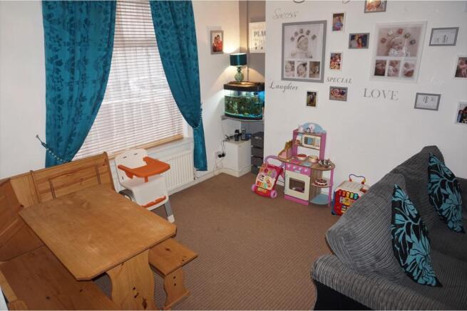 Lounge/Dining Room