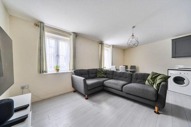 Prince Rupert Drive, Aylesbury, Buckinghamshire, HP19 photo 4