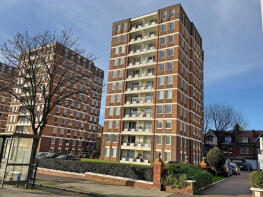 28, Warnham Court, Grand Avenue, Hove BN3 2NJ