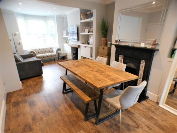 Lounge/Dining Room