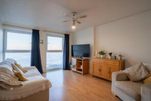 Flat 8, Warren Hastings Court, Pier Road, Northfleet, Gravesend DA11 9NL
