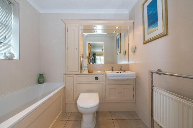 En-suite bathroom