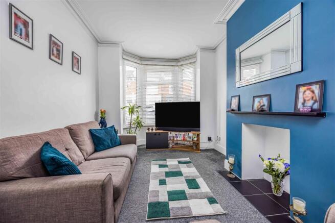 8 Wallington Road, Copnor-Small-PorticoMarketing-S