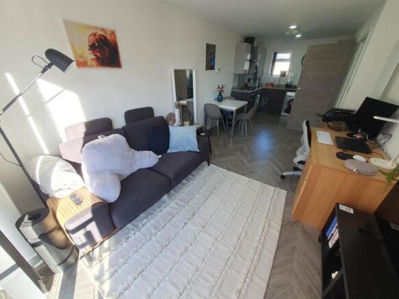 Living area (2)