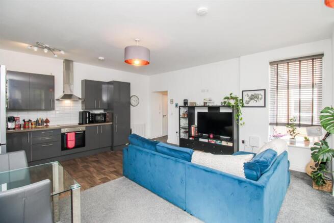 OPEN PLAN LIVING KITCHEN AND DINING AREA
