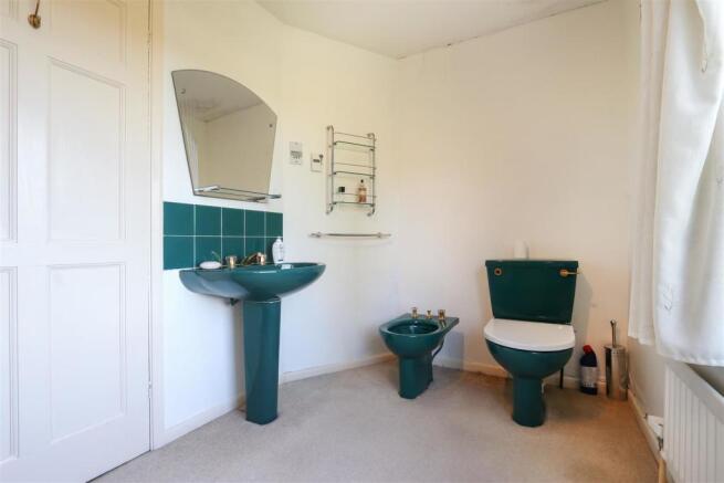 Bathroom2.jpg