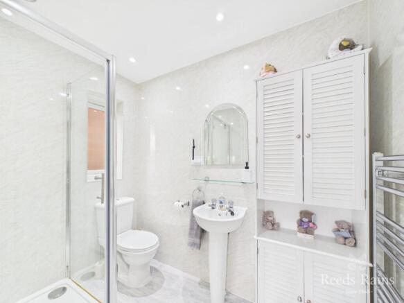 4 bed Detached for sale Image 7