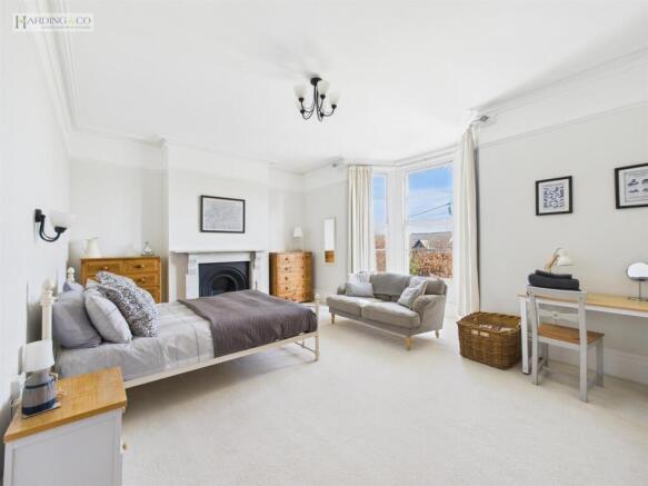 Bedroom 1.jpg