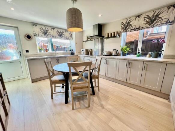 Kitchen/Dining Room
