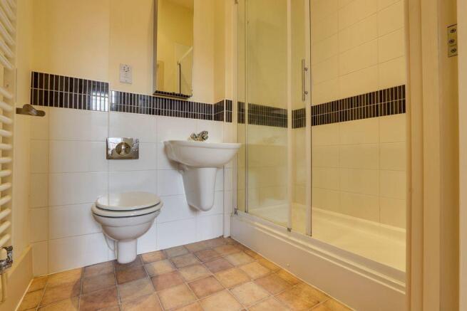 Ensuite to Bed 1