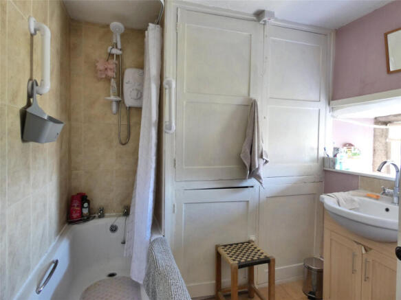 3 bed Semi-Detached for sale Image 10