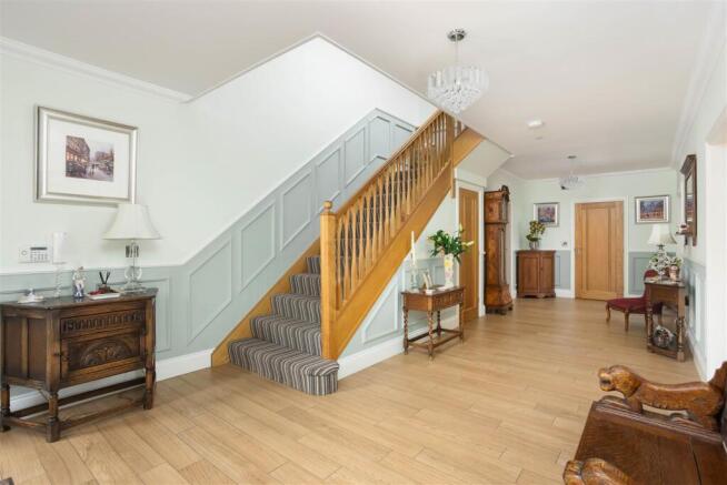 4 bed Detached to rent Image 9