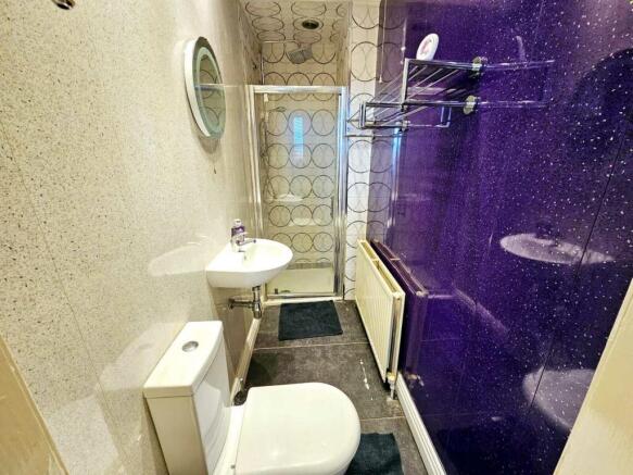4 bed Semi-Detached for sale Image 8