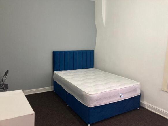 3 bed Terraced to rent Image 5
