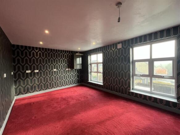 4 bed Town House for sale Image 12