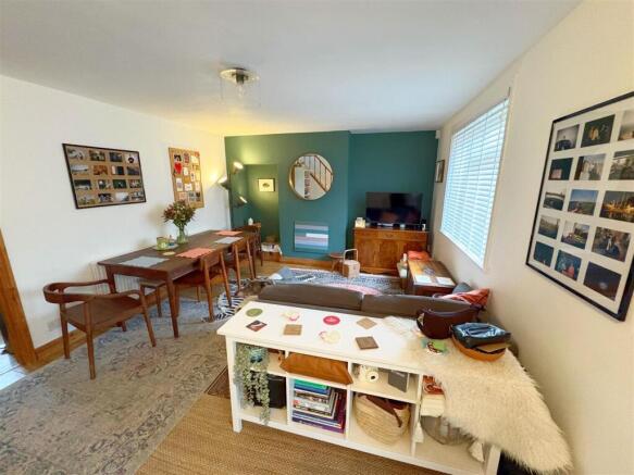 Lounge_Dining room.jpg