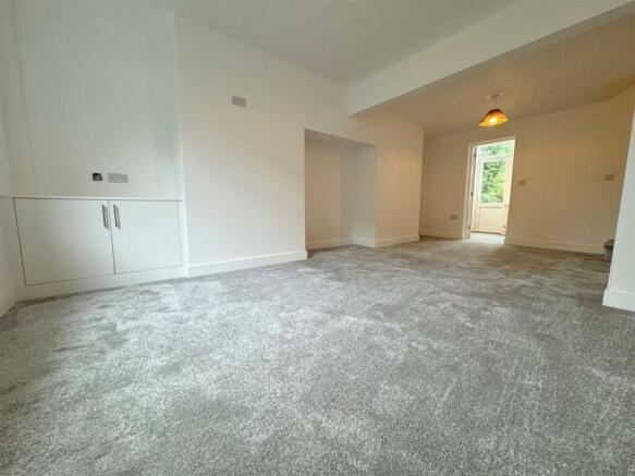 lounge1.jpg